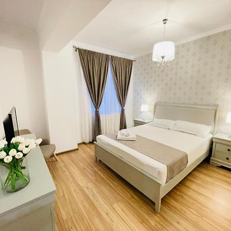 Royal Moonlight Apartment Mamaia Exteriör bild