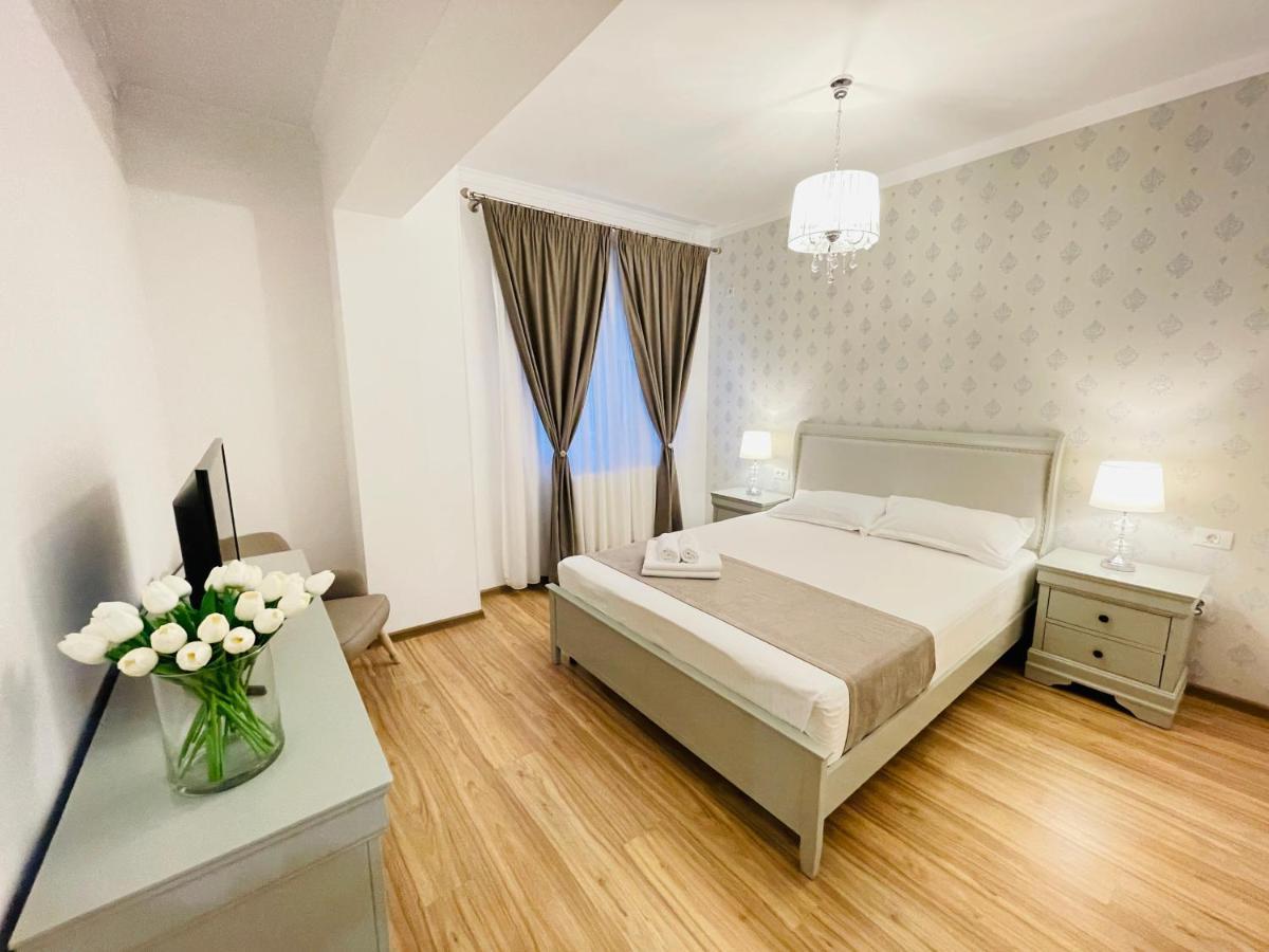 Royal Moonlight Apartment Mamaia Exteriör bild
