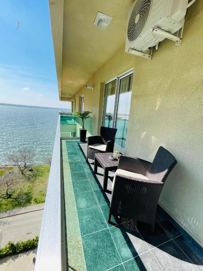 Royal Moonlight Apartment Mamaia Exteriör bild