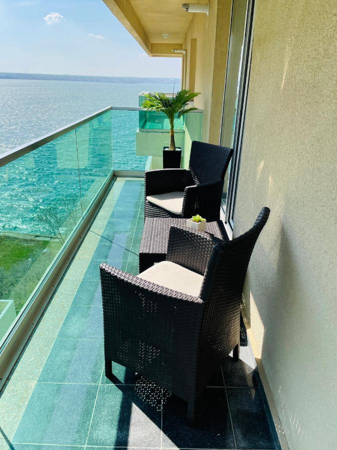 Royal Moonlight Apartment Mamaia Exteriör bild